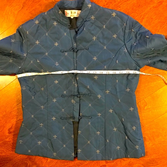 Beautiful Women’s coat - Picture 5 of 6